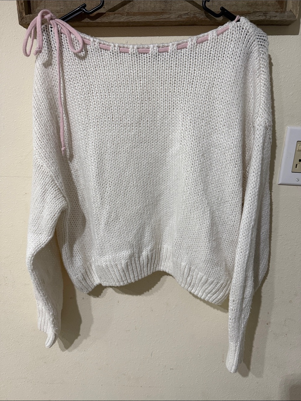 Hollister White Chunky Knit Pink Ribbon Off Shoulder Oversized Sweater Y2K